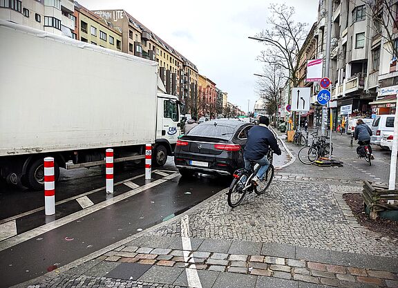 zugeparkter Radweg